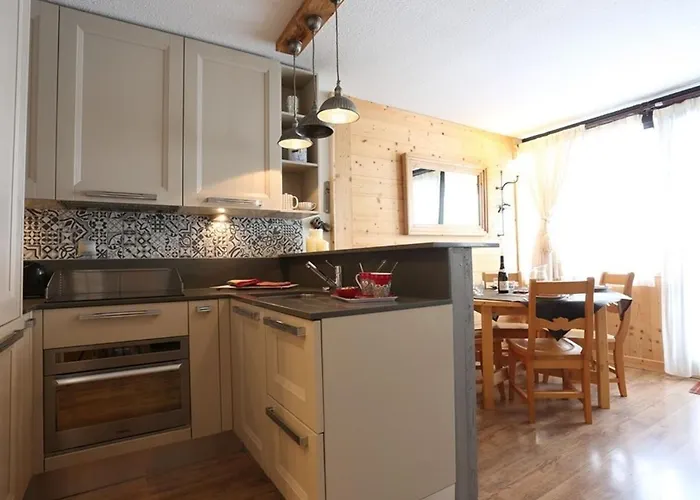 Rénové 50m² - 5 Pers, 2 Balcons, Wifi, Skis Aux Pieds, Près Commerces Et Restos - Fr-1-637-3 *